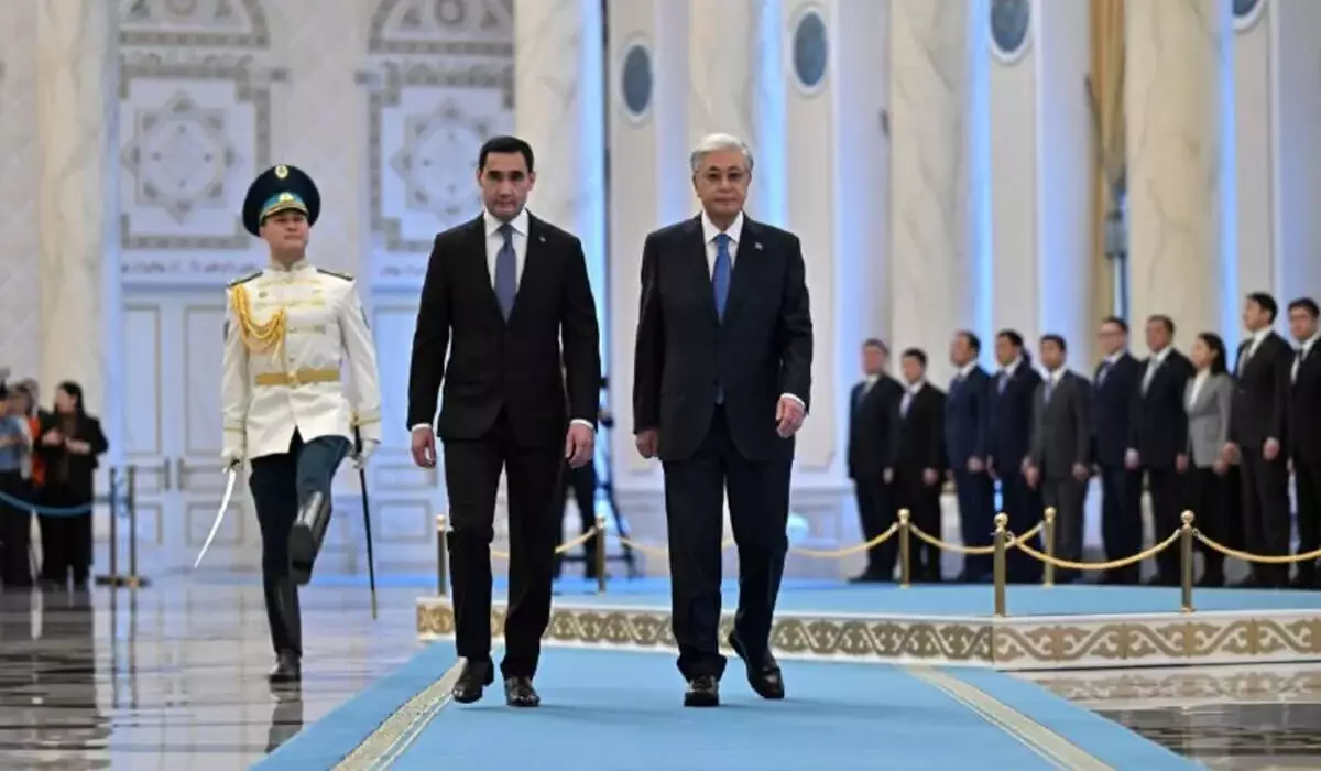 Как президента Туркменистана встретили в Акорде (ФОТО, ВИДЕО)