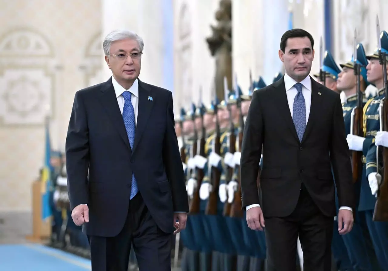 Токаев встретил президента Туркменистана в Акорде