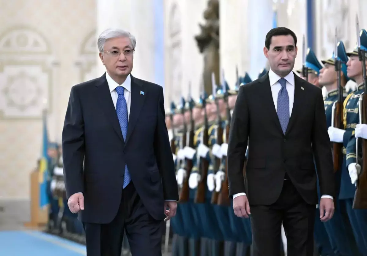 Церемония встречи президента Туркменистана проходит в Акорде