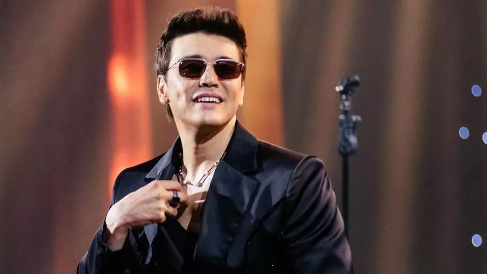 Тыңдарманын құшырлана сүйген Нұрболат Абдуллиннің басы бәлеге қалды