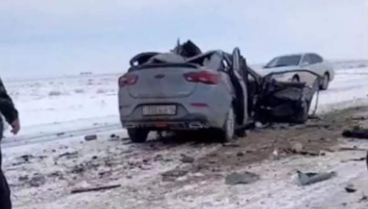 Трое погибли в ДТП с грузовиком на трассе в ВКО