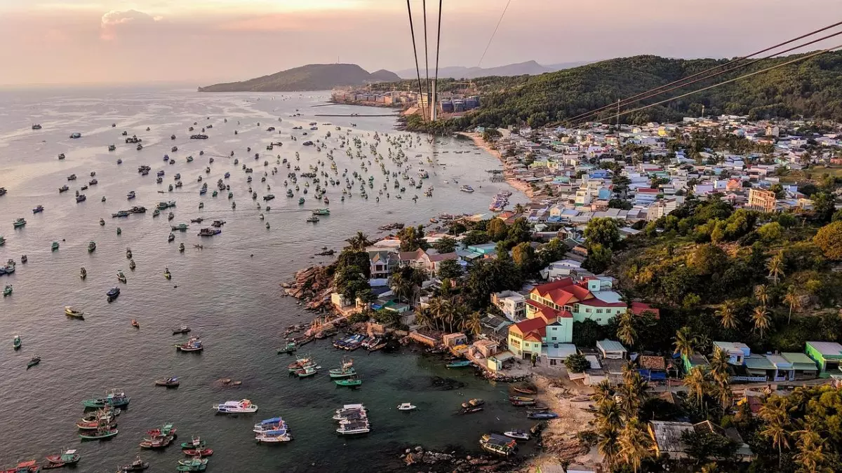 Наводнения во Вьетнаме и Таиланде: что известно о казахстанских туристах