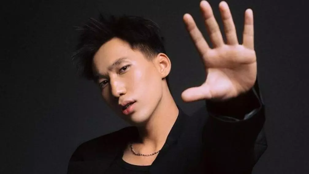 "Калифарния" әншісі Дариға Бадықованың өтірігін шығарды