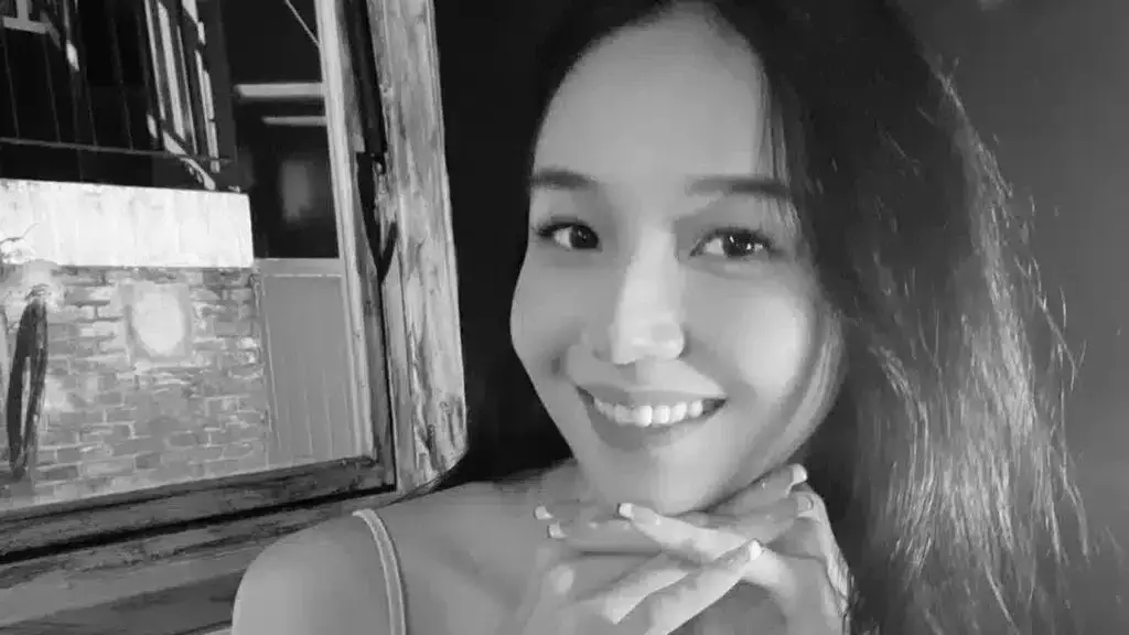 "Әділдікке қол жеткізе алмадым": 7-қабаттан құлап қаза тапқан Ақнәрдің анасы Тоқаевтан көмек сұрайды