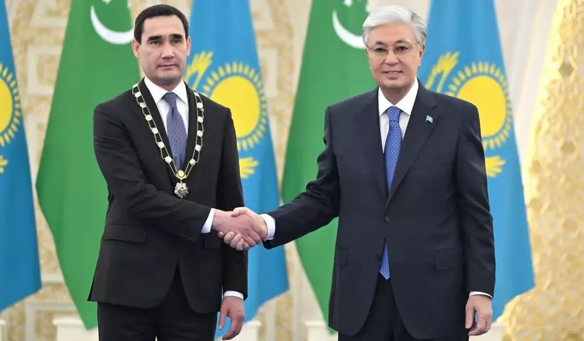 Токаев вручил Бердымухамедову высшую государственную награду Казахстана