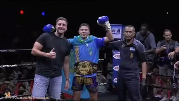 Қарсыласын шалқадан түсірген 17 жастағы қазақ чемпион атанды