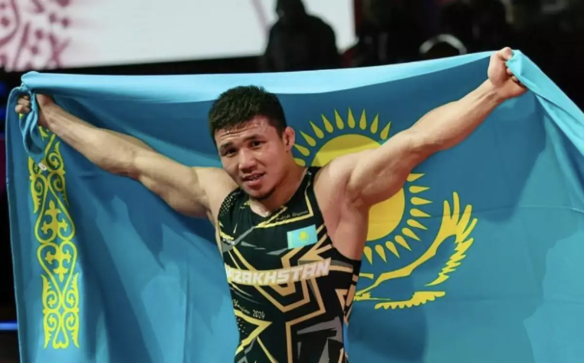 «Жыл соңында»: Бір жыл бойы пәтерін ала алмай жүрген спортшы сүйінші жаңалығымен бөлісті (ВИДЕО)