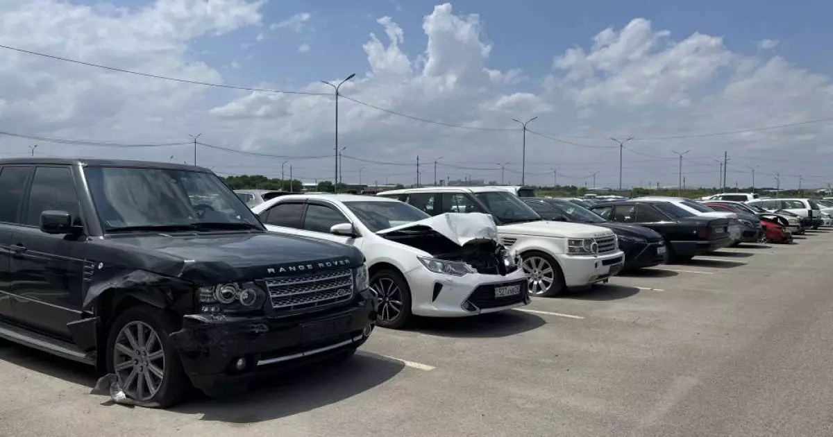  На штрафстоянки забирают авто алматинцев, должников по транспортному налогу 