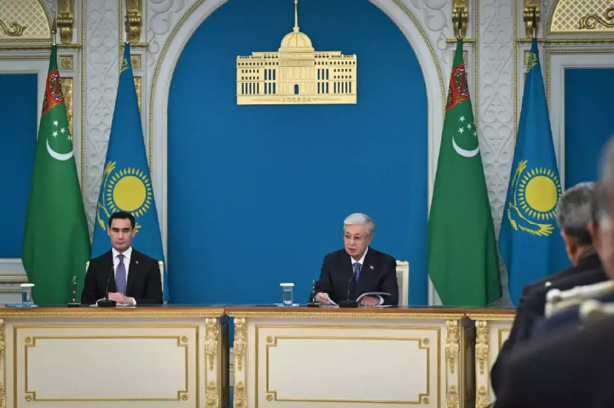 Казахстан и Туркменистан нацелены удвоить товарооборот и развить транспорт