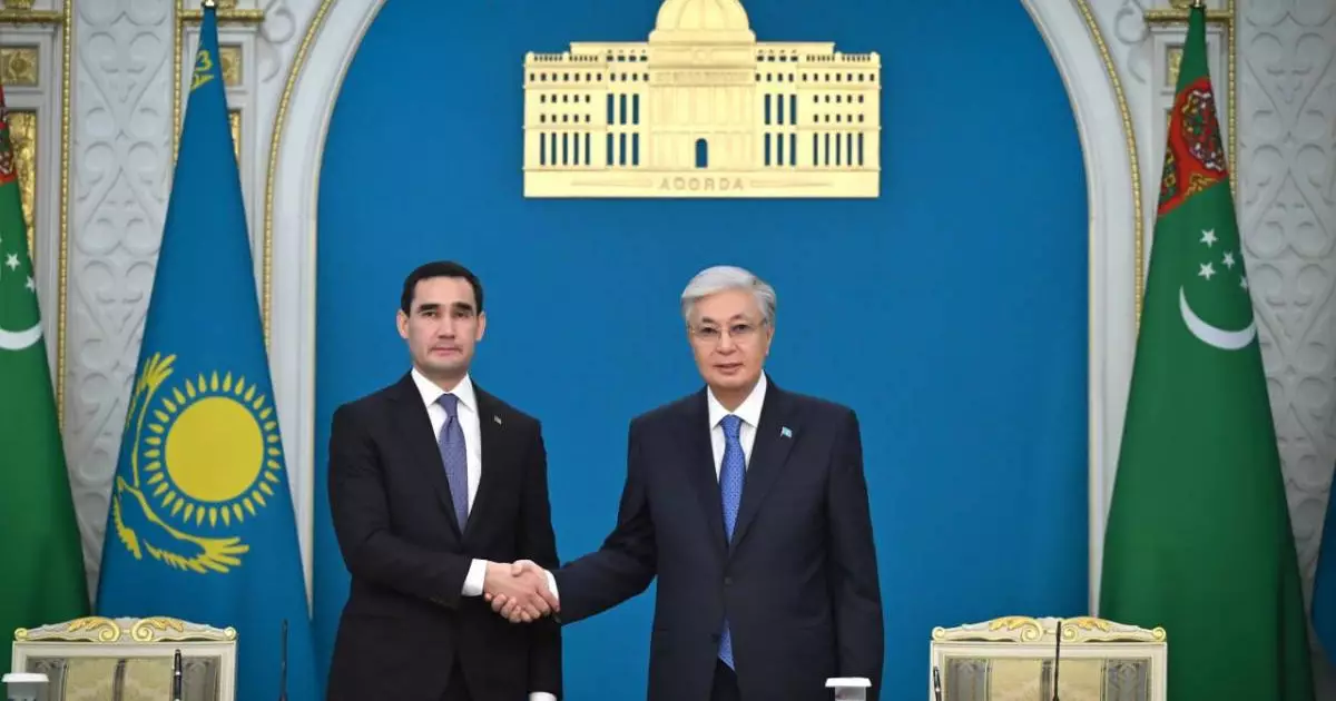  Қасым-Жомарт Тоқаев пен Сердар Бердімұхамедов БАҚ өкілдеріне арналған брифинг өткізді 