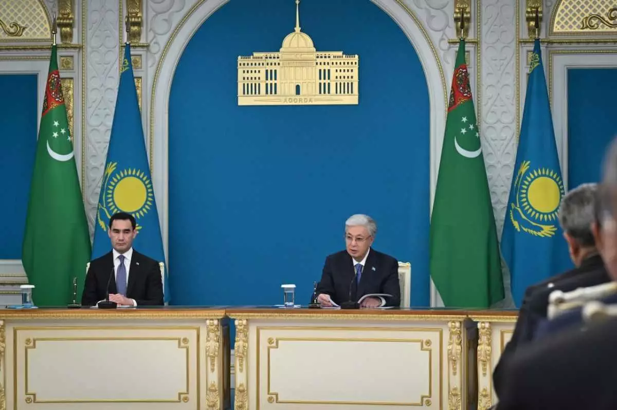 Токаев: Казахстан придает особое значение развитию сотрудничества с Туркменистаном