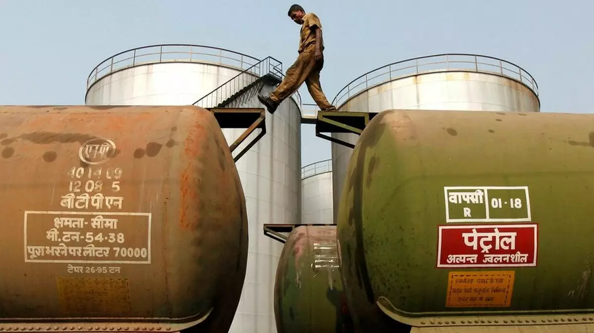 Индия наладила закупки российской нефти в обход санкций США