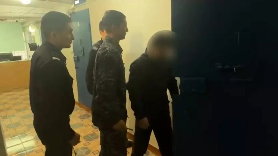 Ақмола облысында автокөлік салонынан 24 миллион теңге ұрлаған күдіктіні қолға түсірді