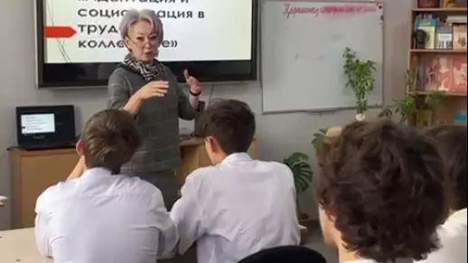 Жұмысқа бейімделу: колледж түлектері маңызды дағдыларды меңгерді