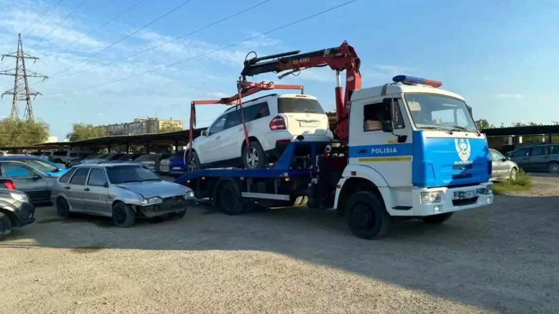 Алматылықтардың көліктері жаппай айыппұл тұрағына қойылып жатыр