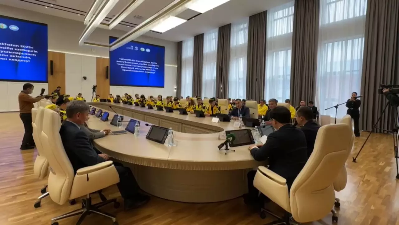 Ел тірегі – еңбек адамы: республиканский патриотический форум прошел в Костанае