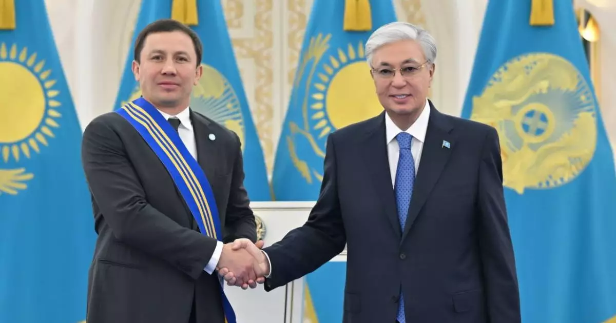  `Есіміңіз әлем боксы тарихына алтын әріппен жазылды`: Президент Геннадий Головкинді І дәрежелі «Барыс» орденімен марапаттады 