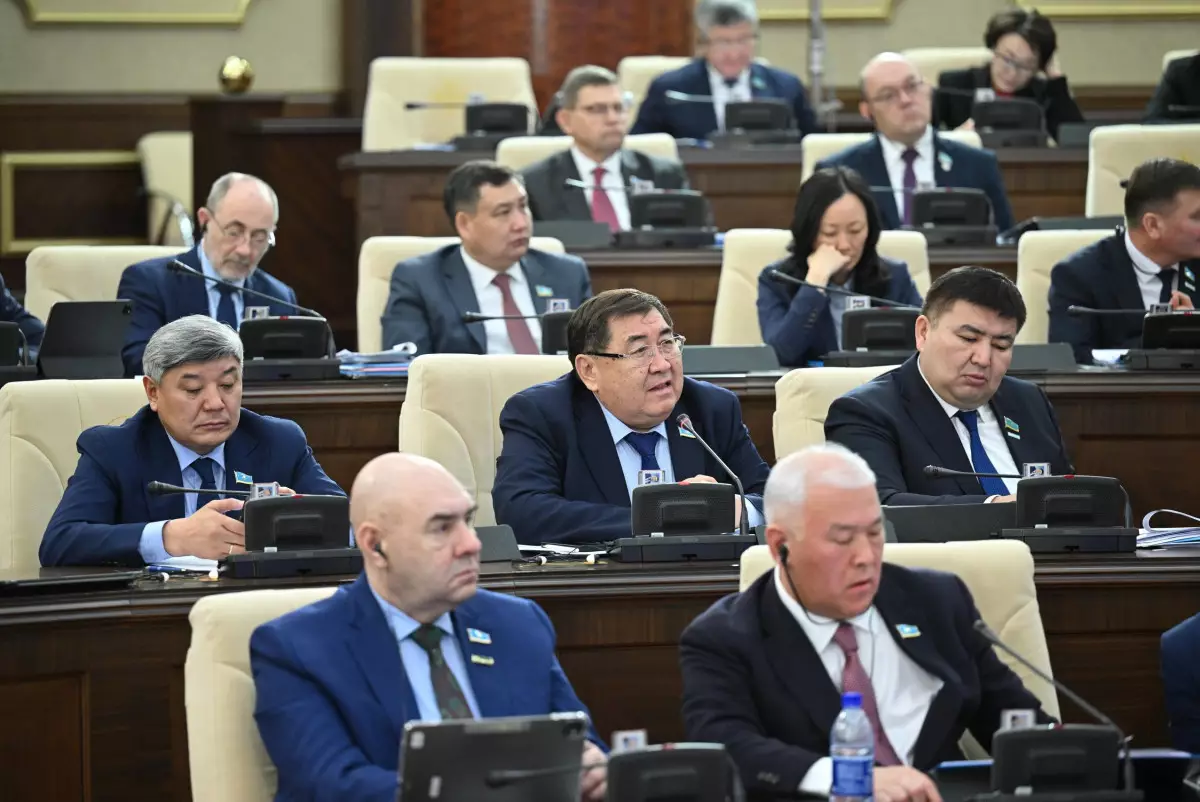 В здании Мажилиса ввели масочный режим