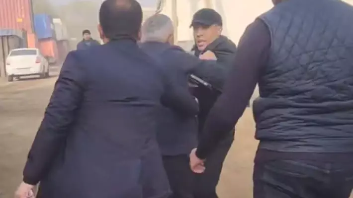 Замхокима в Ферганской области применил силу к экоинспектору