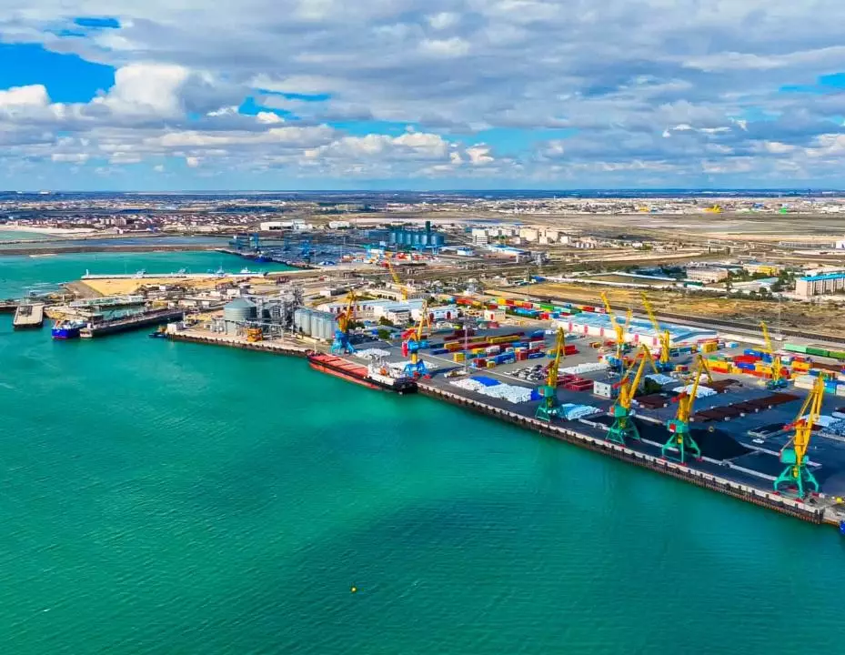 Казахстан продвигает проект порта на Каспийском море.