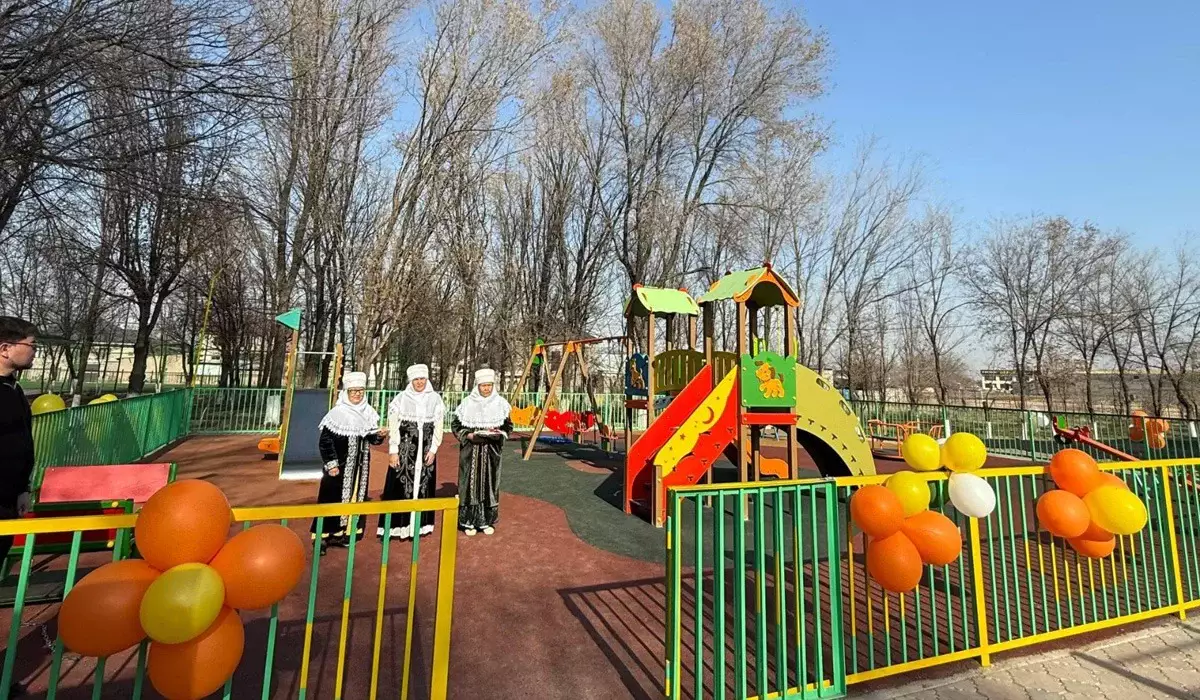 Ауыл балаларына тарту: депутаттың демеушілігімен жаңа ойын алаңы ашылды