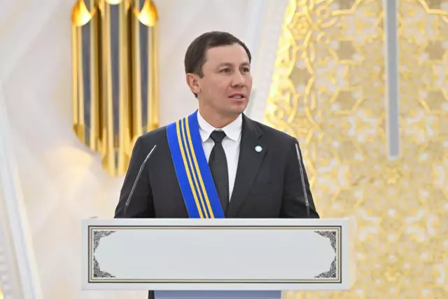 Тоқаев Головкинді І дәрежелі «Барыс» орденімен марапаттады