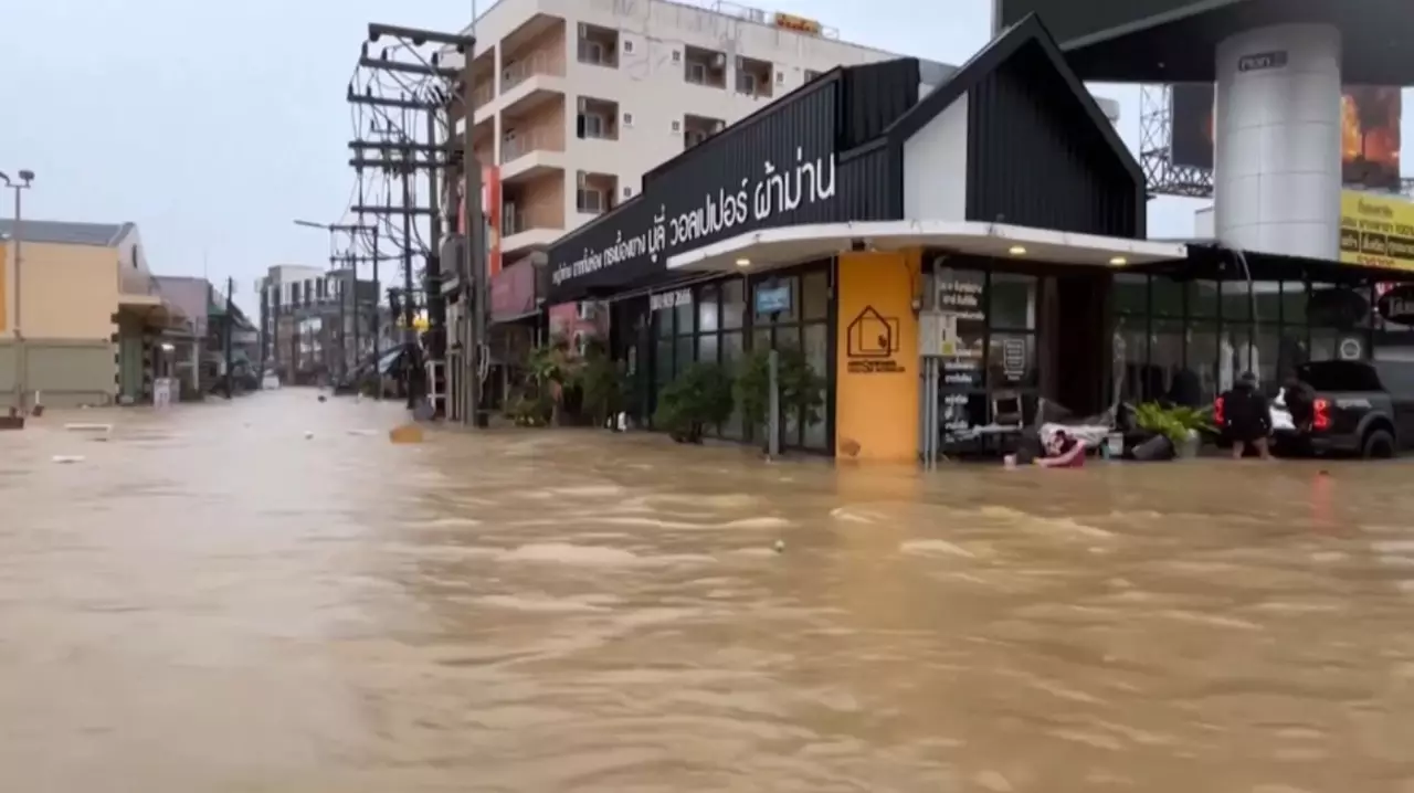 Наводнение в Таиланде унесло жизни 13 человек