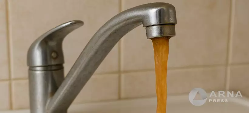 Жалобы семейчан на ржавую горячую воду прокомментировали в "Теплокоммунэнерго"