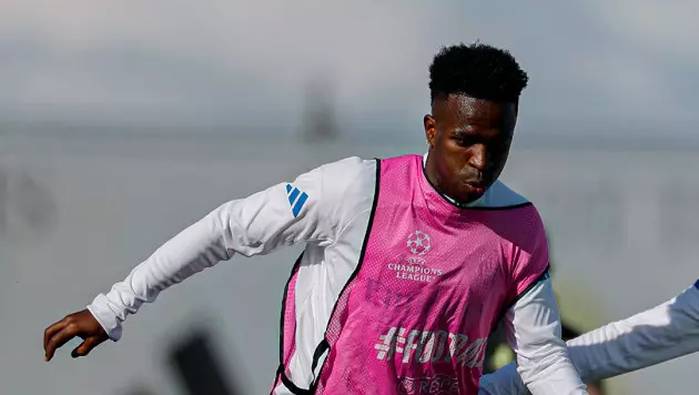 Винисиус не продлевает контракт из-за конфликта с Алонсо — топ-клубы уже следят за ним