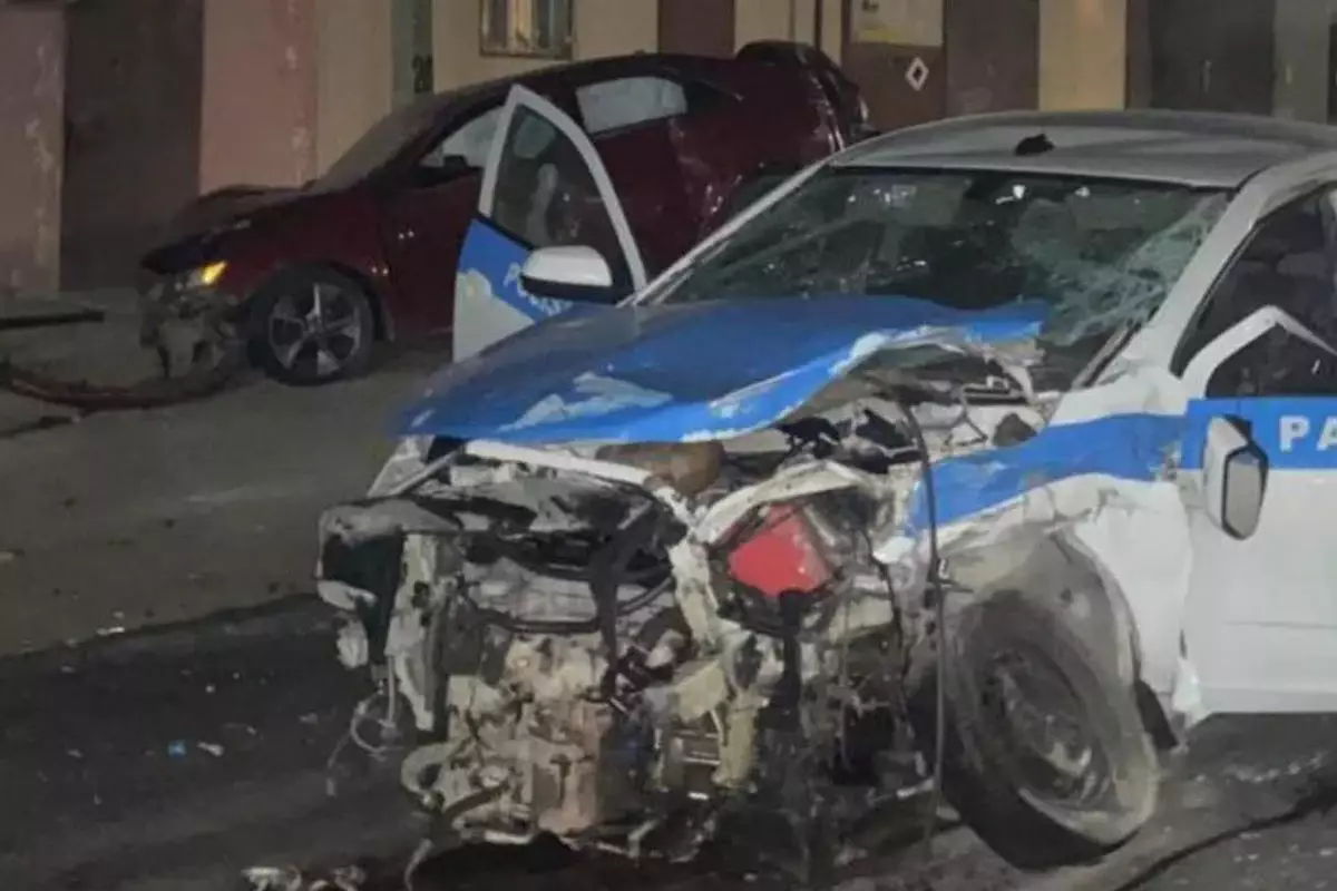 Подросток за рулем Toyota Camry протаранил полицейское авто в Мангистау (ВИДЕО)