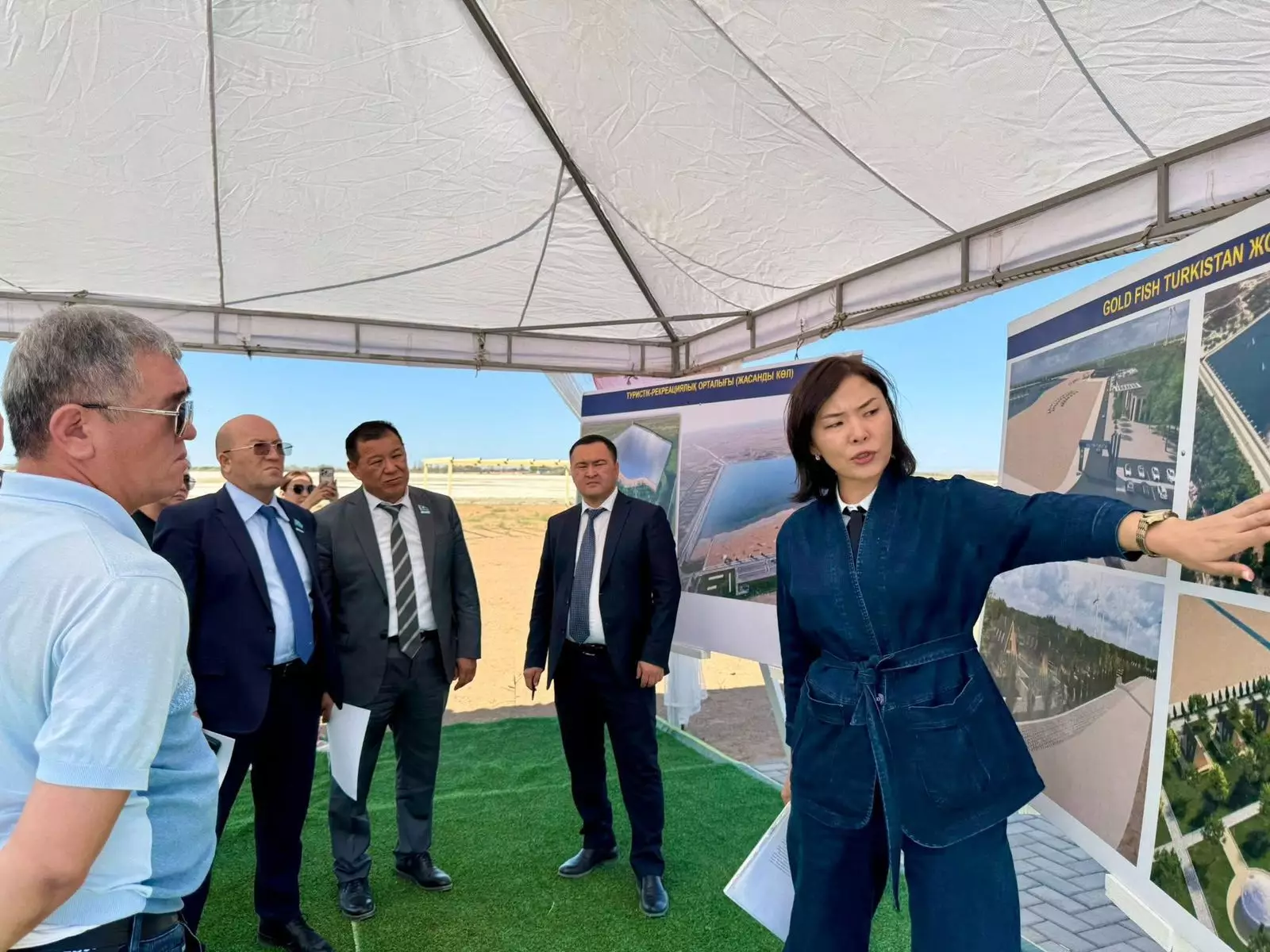 Түркістан облысында депутаттар өңірдегі туристік нысандармен танысты