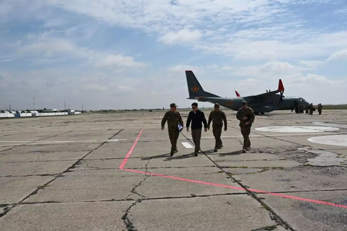 Заместитель министра обороны проверил работу цифровых офицеров в гарнизонах