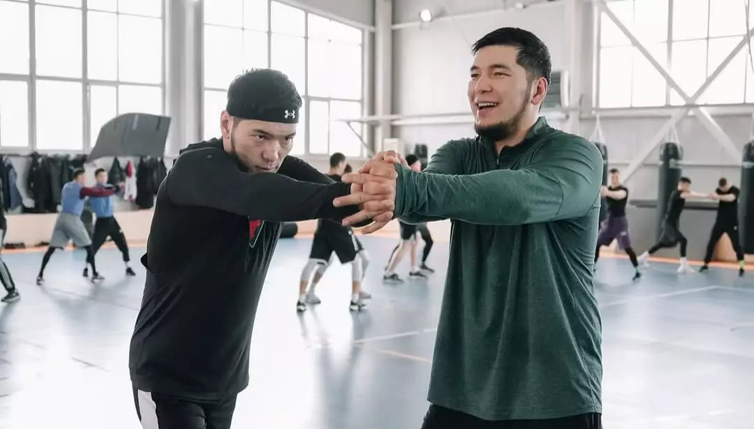 Ташкенттегі жабық спаррингтер: Қайрат Сәтжановтың шәкірттері әлемдік додаға қалай дайындалып жатыр?