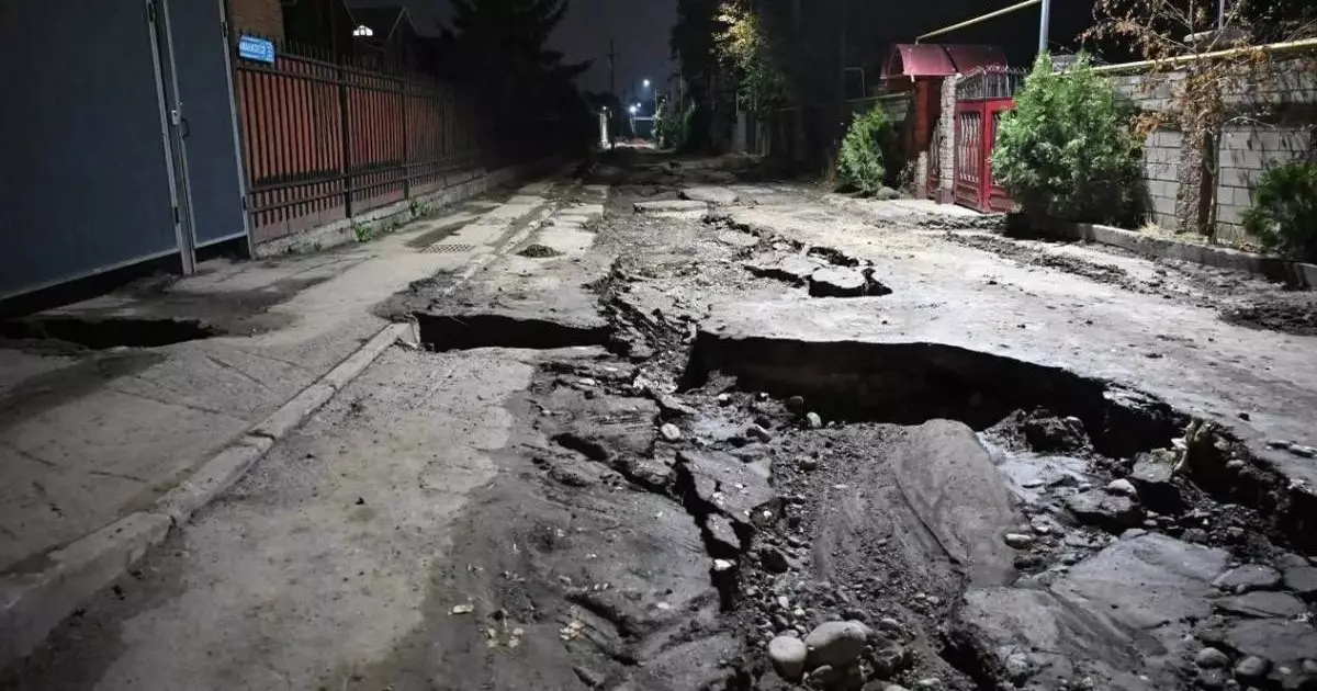  Кого наказали за провалы дороги в Алматы 