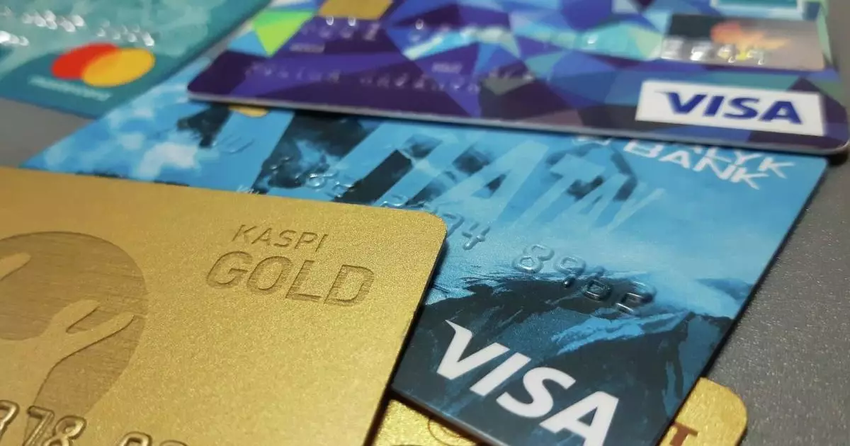  Передача карточек: 7 уголовных дел завели по новой статье 