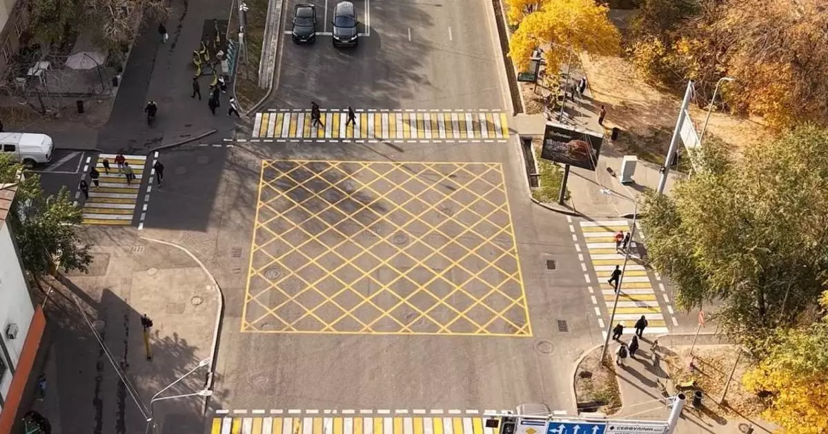  `Вафельницу` нарисовали еще на 10 перекрестках в Алматы 