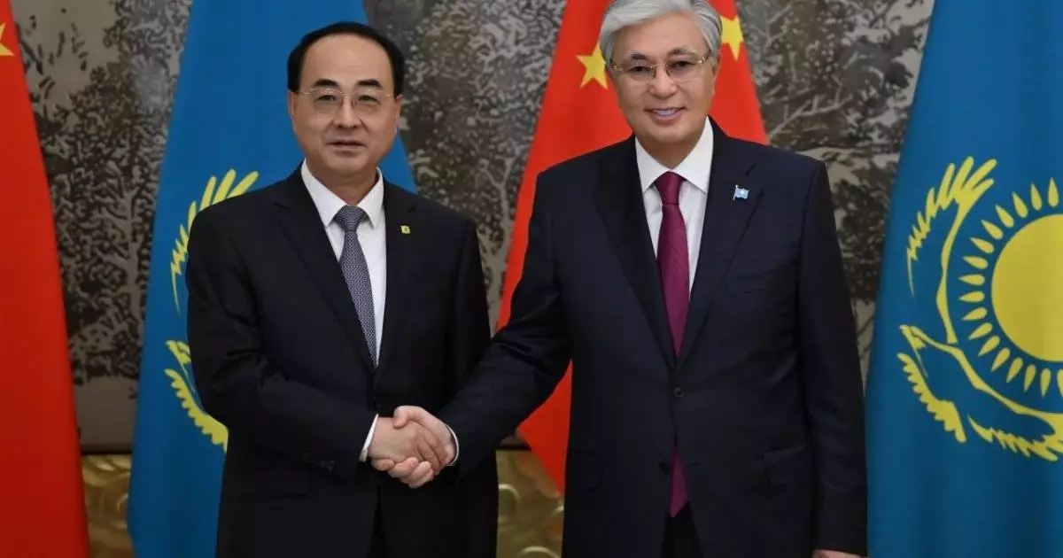  Мемлекет басшысы CRRC директорлар кеңесінің төрағасы Сунь Юнцайды қабылдады 