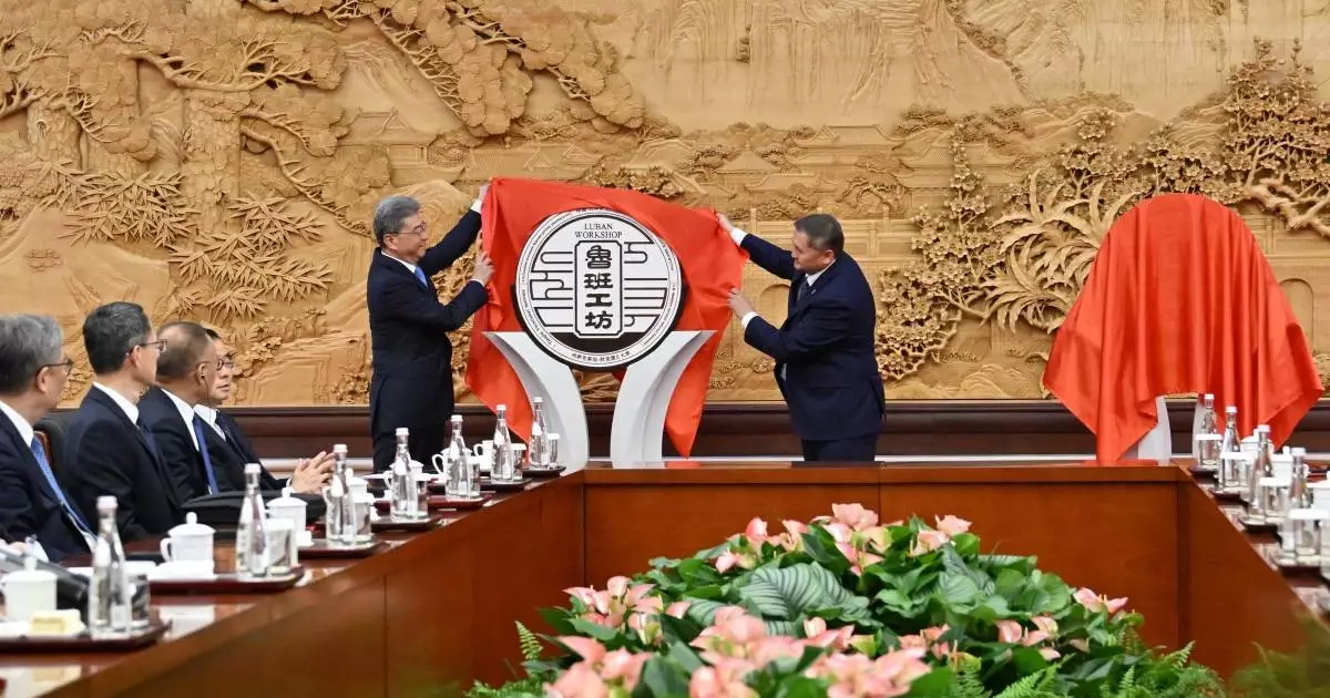  Тоқаев пен Си келіссөздерінен кейін: ЕҰУ мен Логистика академиясында «Лу Бань» зертханалары ашылды 