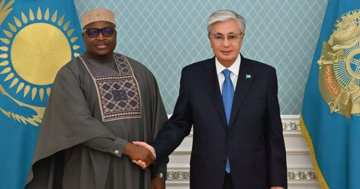  Тоқаев Ақордада Сьерра-Леоне Президентінің арнаулы өкілін қабылдады: ынтымақтастықты кеңейту талқыланды 