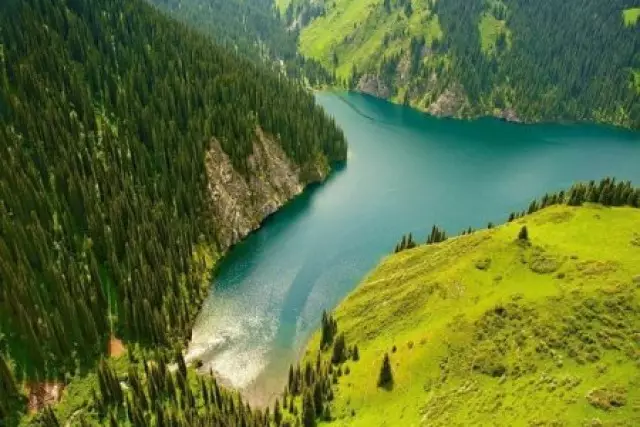 Заповедники Казахстана: жемчужины дикой природы