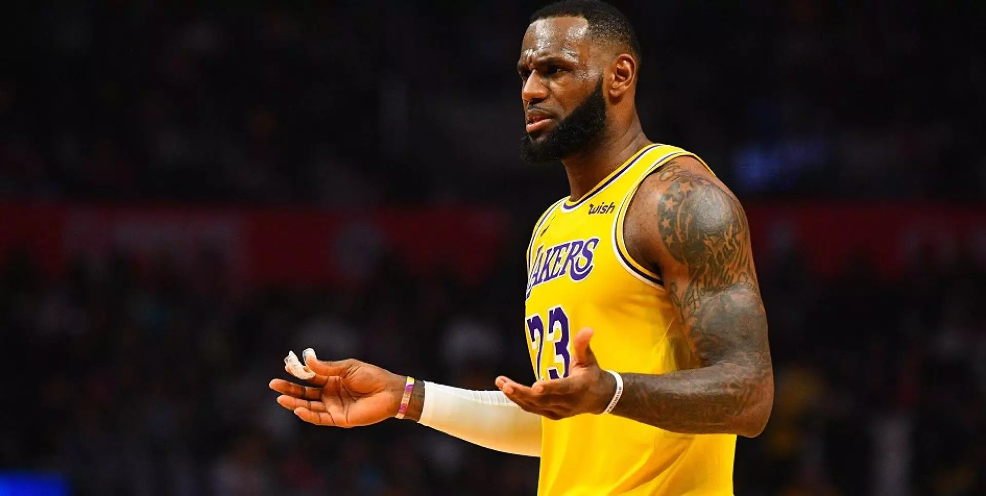 Netflix закрыл документальный проект о жизни игроков НБА с Леброном