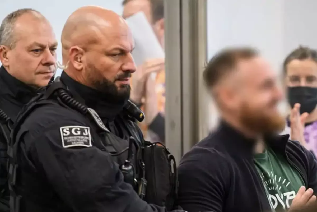 В Германии начался судебный процесс над "бандой молотков"