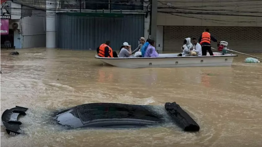 Тайландтың оңтүстігінде қатты су тасқынына байланысты жүздеген мың адам эвакуацияланды