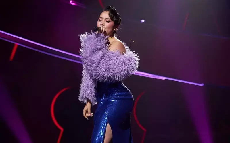 Президент Казахстана наградил монгольскую певицу.