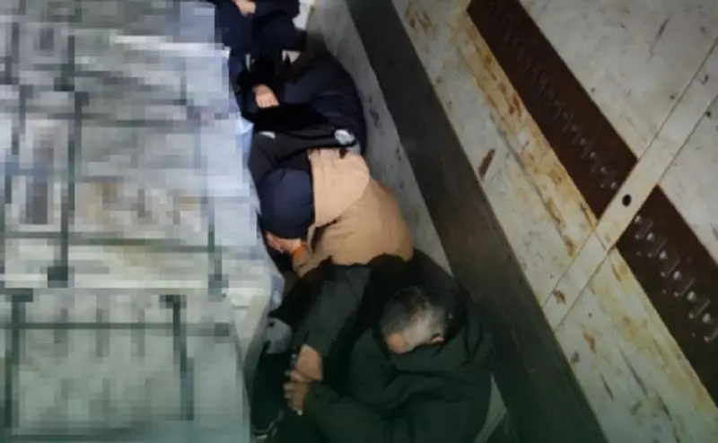 Мигрантов спрятали среди строительных материалов и пытались провезти в Казахстан