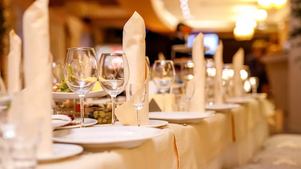 “Хотели сэкономить – потеряли всё“: карагандинцы рассказали, как остались без денег и тоев