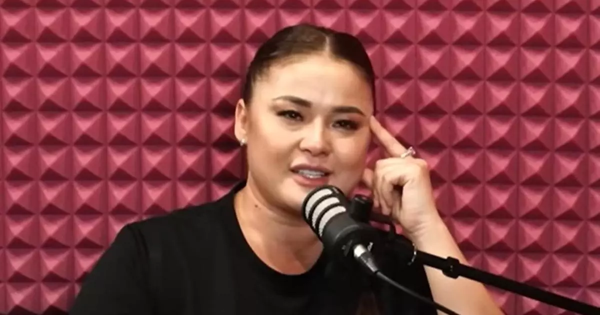  `Мені сыйламай-ақ қойсын`: Мөлдір Мұқан Қайрат Әділгерейді әйеліне шүйлікті (ВИДЕО) 