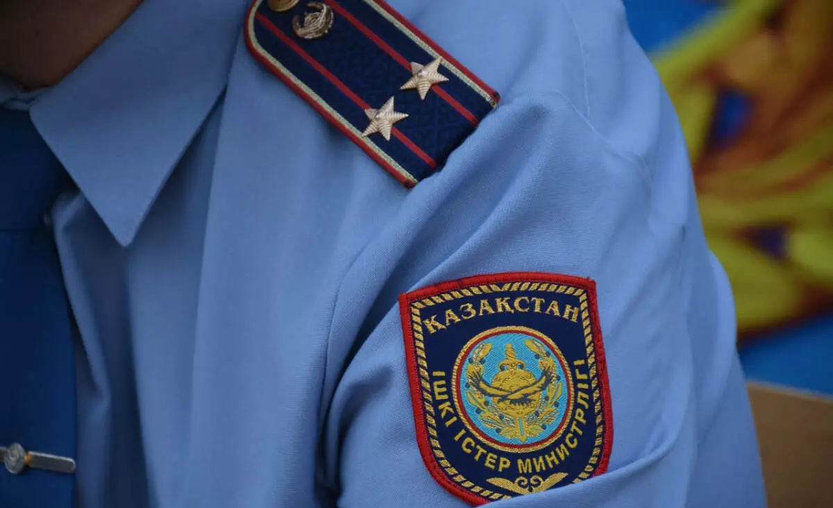 Экс-полицейским и бывшим судьям хотят разрешить преподавать в школах Казахстана