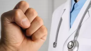 280 шабуыл фактісі: Депутат Аймағамбетов дәрігерлерді қорғауға бағытталған түзетулерді таныстырды