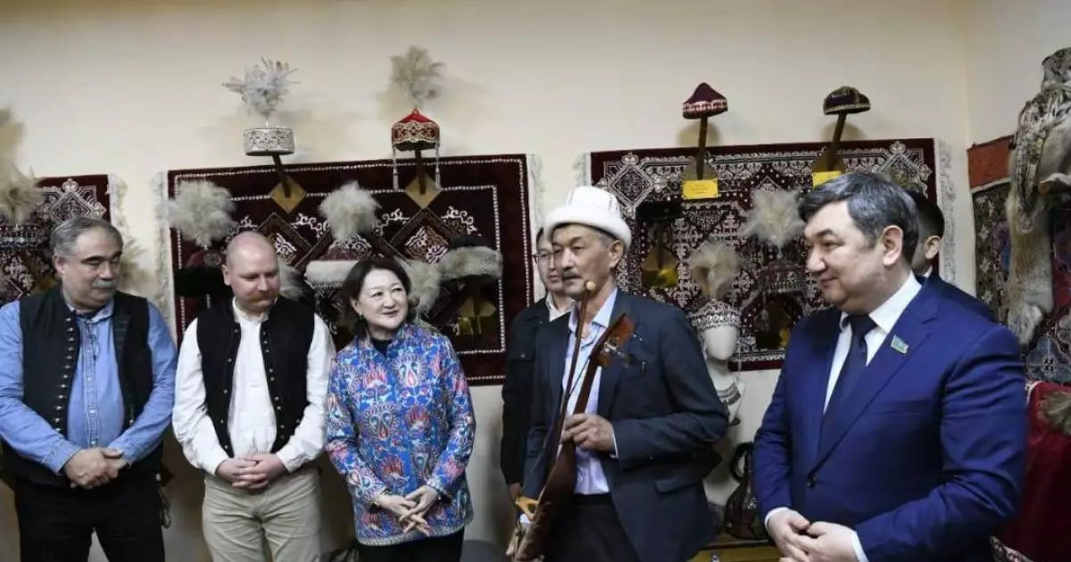  Астанада түркі халықтарының музыкалық аспаптары қойылған экспозиция ашылды 